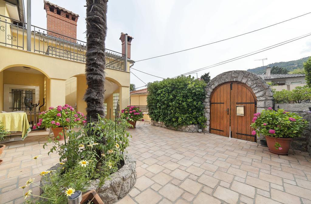 Apartments Hortensia Opatija Exterior photo